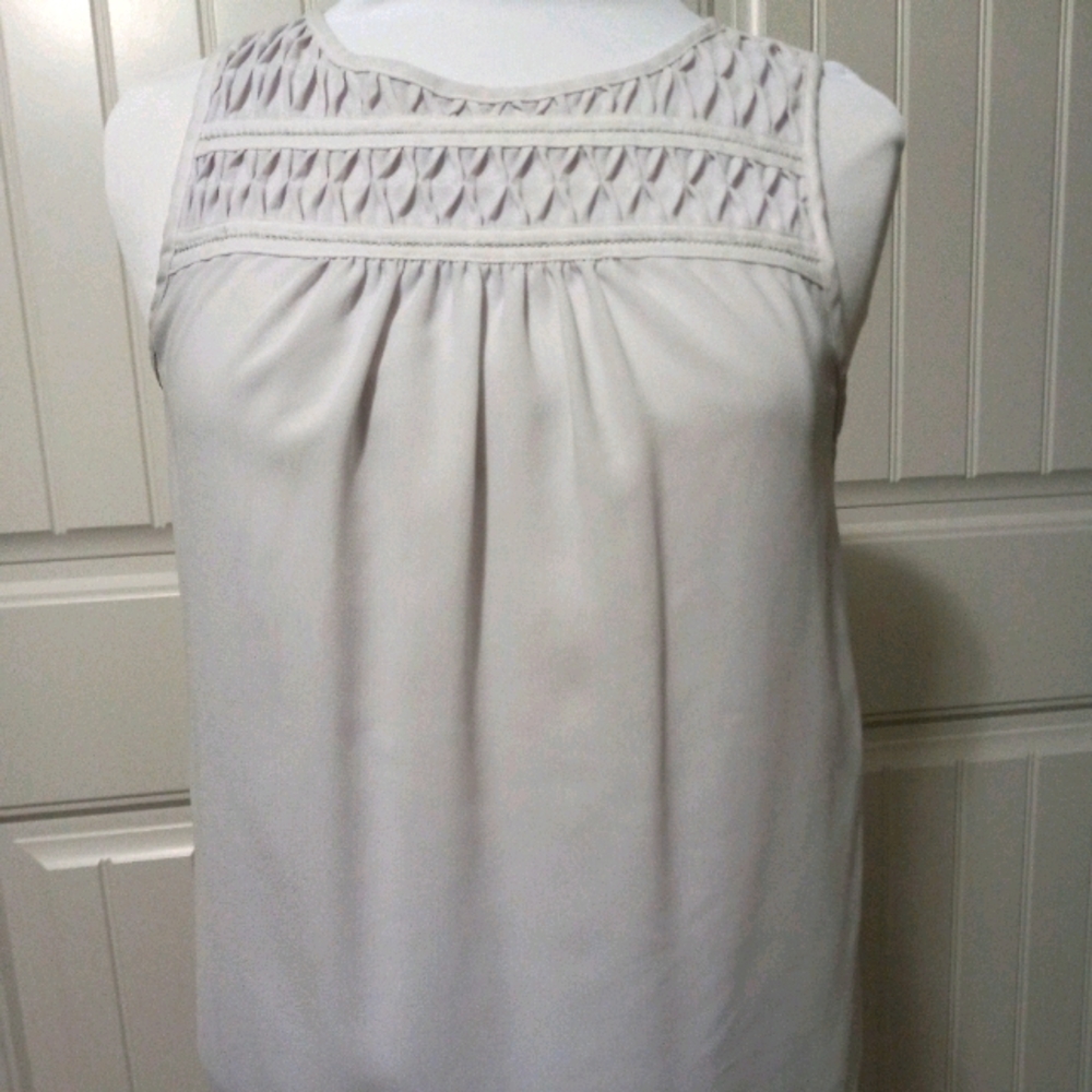 Elle White Tank Top Size Medium